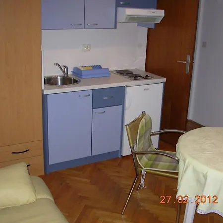 Apartman Karmen *