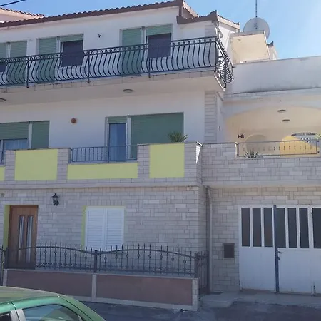 Apartman Karmen *
