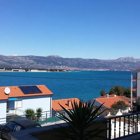 Apartman Karmen *